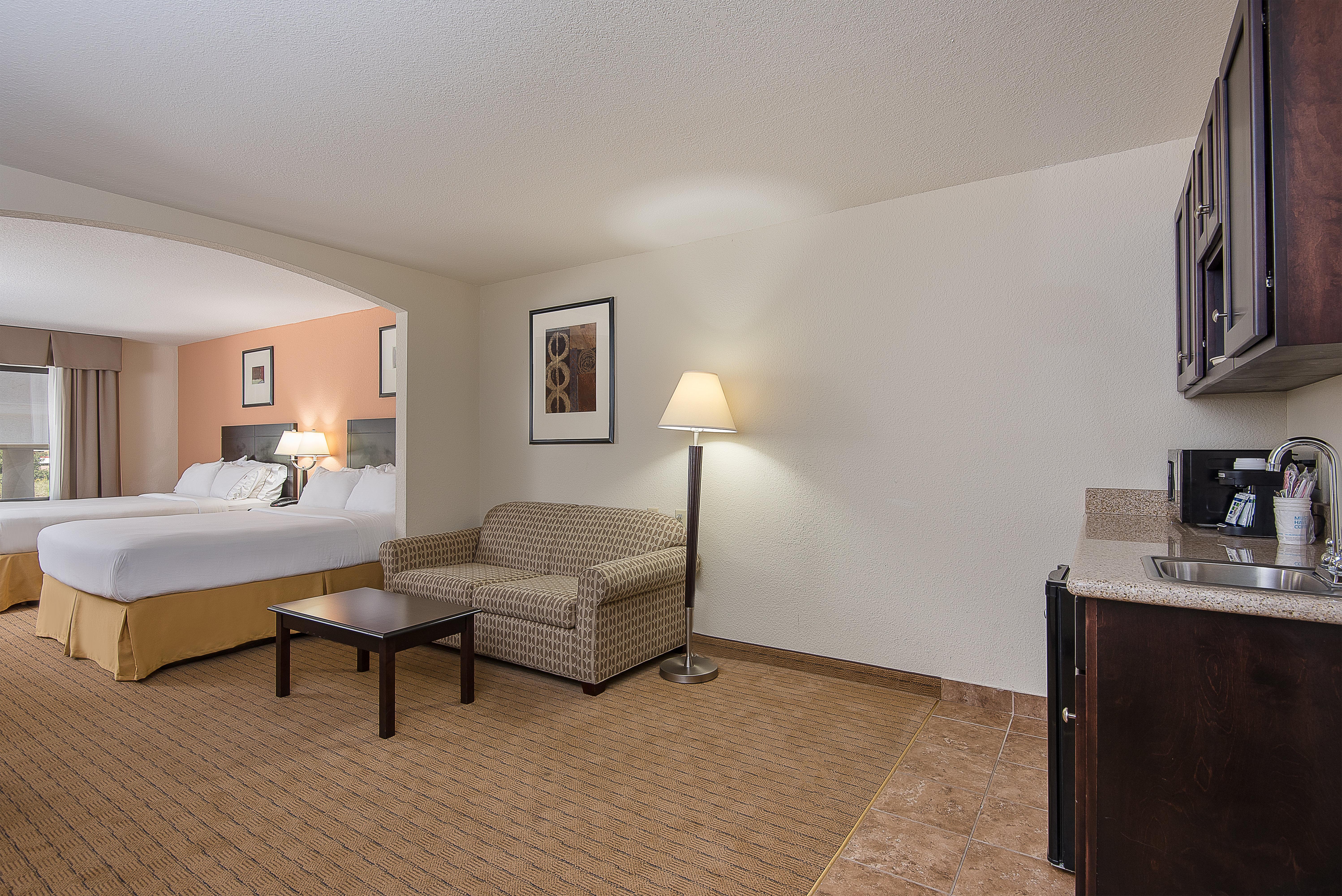 Holiday Inn Express And Suites Lafayette East By Ihg Exterior photo