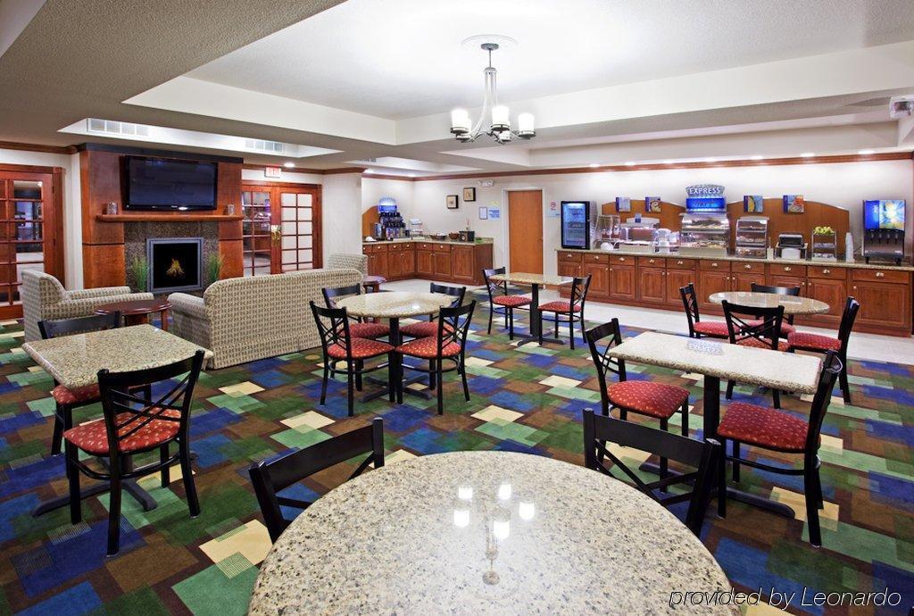 Holiday Inn Express And Suites Lafayette East By Ihg Exterior photo